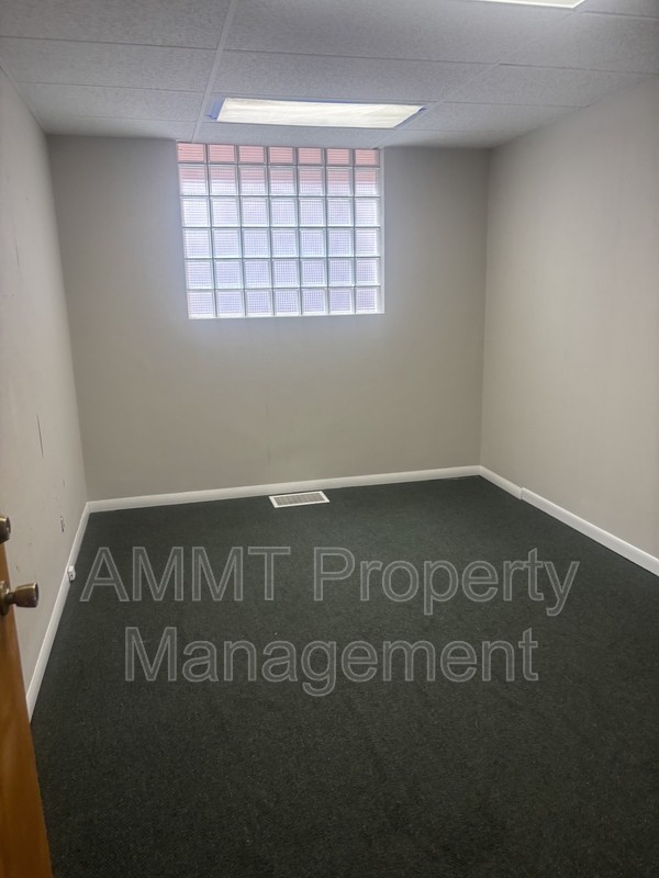 114 E 4th St - Photo 5 of 7