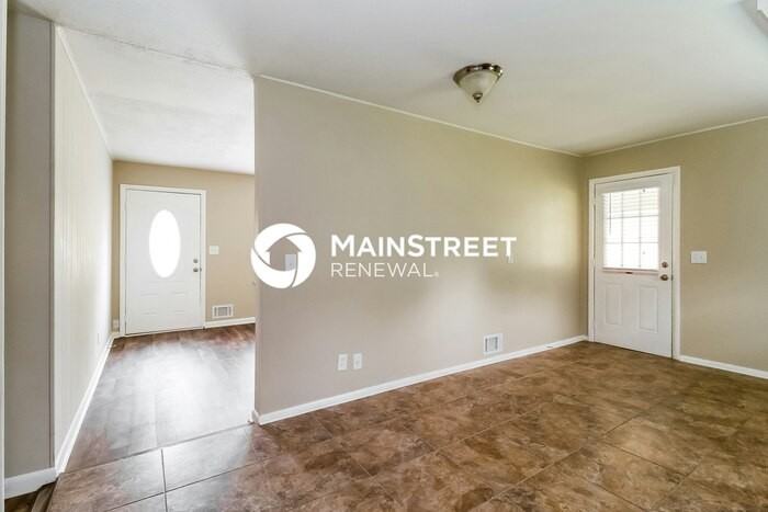5602 Mockernut Ln - Photo 3 of 15