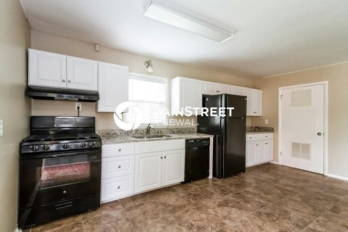 5602 Mockernut Ln - Photo 6 of 15