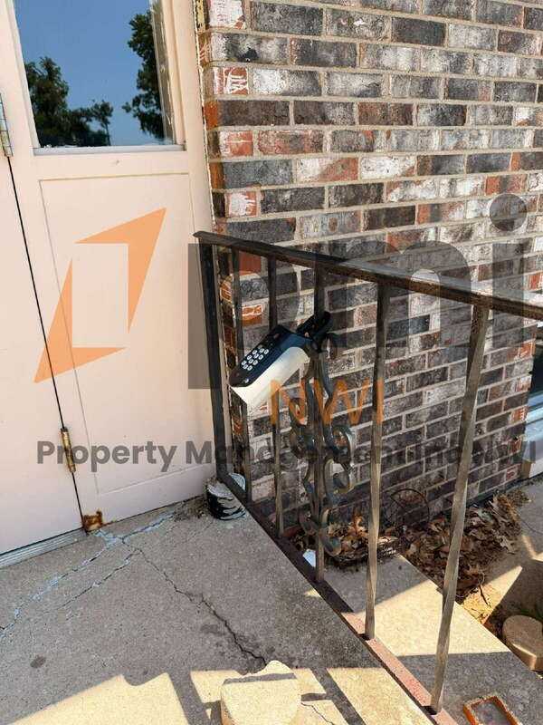 2591 Parkview St #1 - Photo 3 of 13