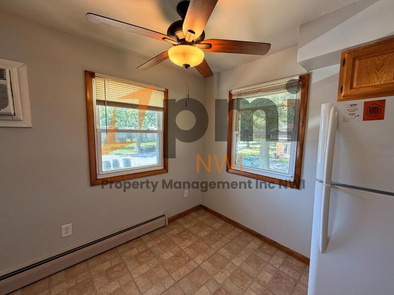 2591 Parkview St #1 - Photo 5 of 13