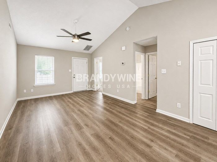 1735 Thriftwood Dr #1735 - Photo 6 of 25