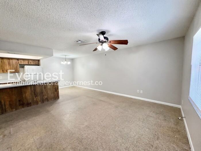 3062 Saint Paul Dr - Photo 4 of 19