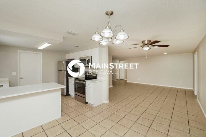 2911 Cedaridge Dr - Photo 3 of 16