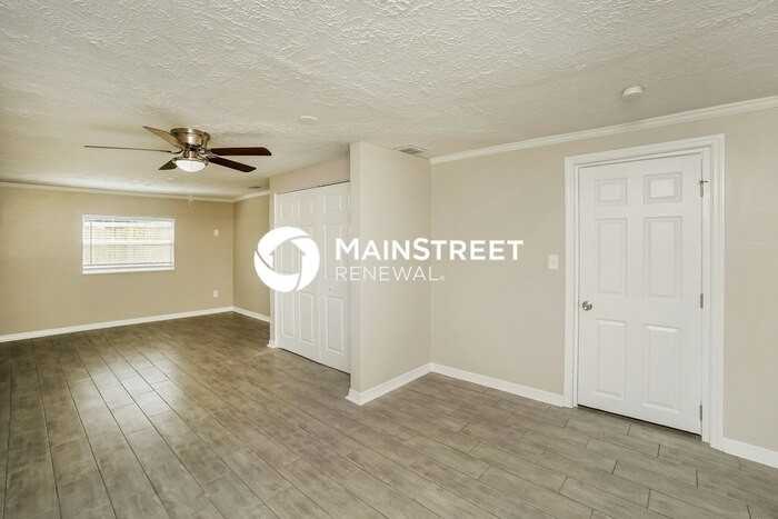 2911 Cedaridge Dr - Photo 6 of 16