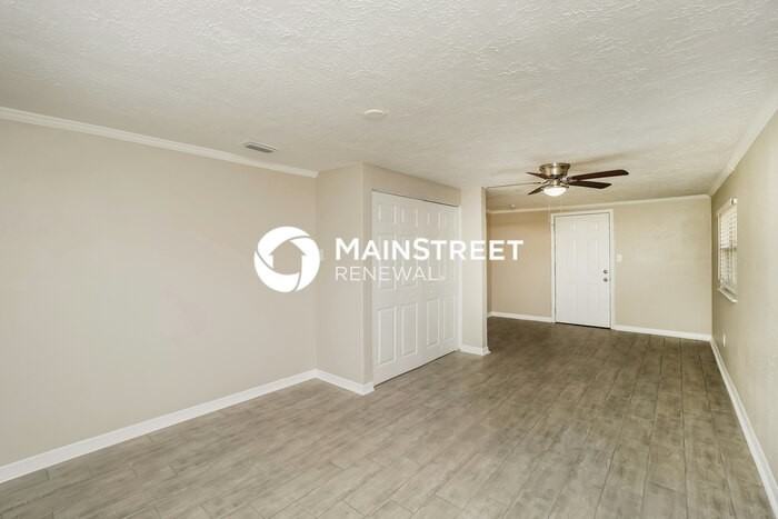 2911 Cedaridge Dr - Photo 7 of 16