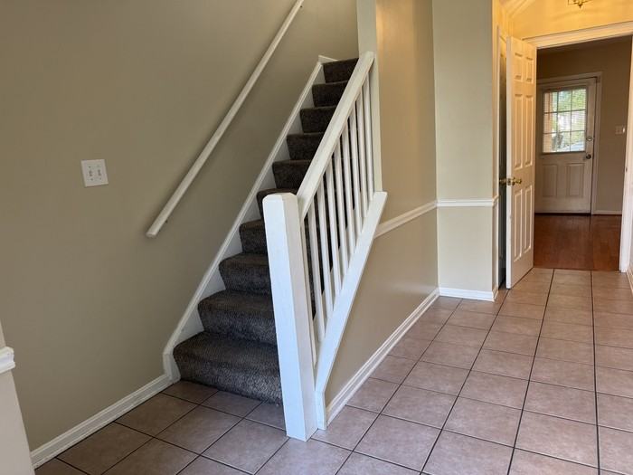 1323 Hampshire Dr #1 - Photo 4 of 32