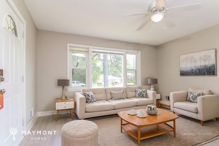 21 Newport Dr - Photo 5 of 15