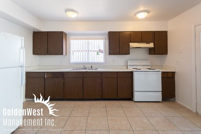 4434 W Sunnyslope Ln - Photo 5 of 19
