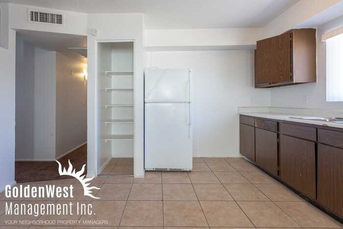 4434 W Sunnyslope Ln - Photo 7 of 19