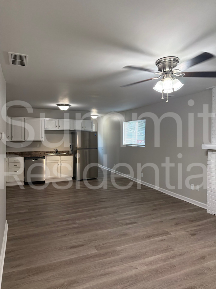 4713 Walnut Grove Ave - Photo 4 of 15