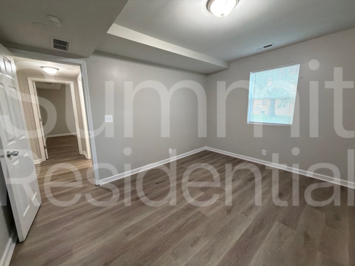 4713 Walnut Grove Ave - Photo 5 of 15