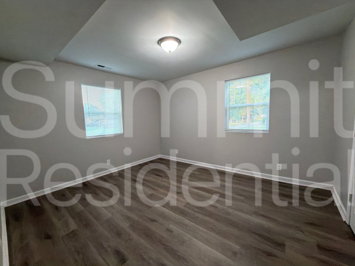 4713 Walnut Grove Ave - Photo 6 of 15