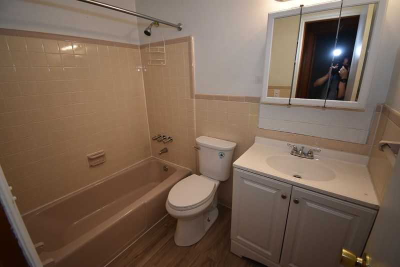 23 Alexander Dr #22 - Photo 4 of 8