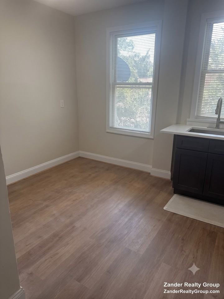 211 Delhi St #2 - Photo 3 of 19