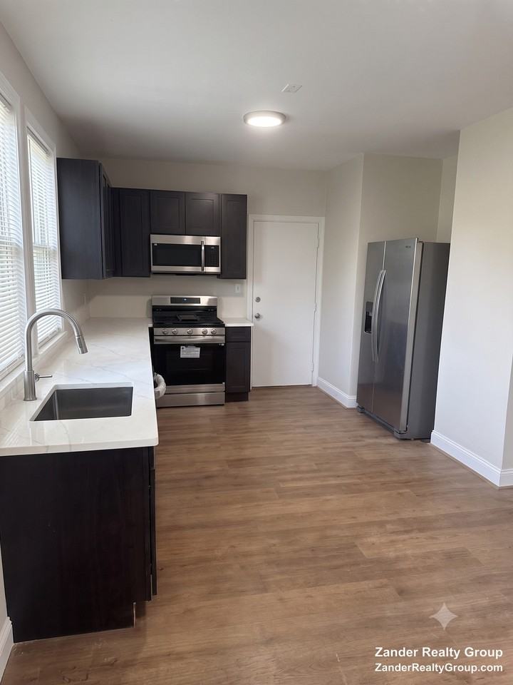 211 Delhi St #2 - Photo 7 of 19