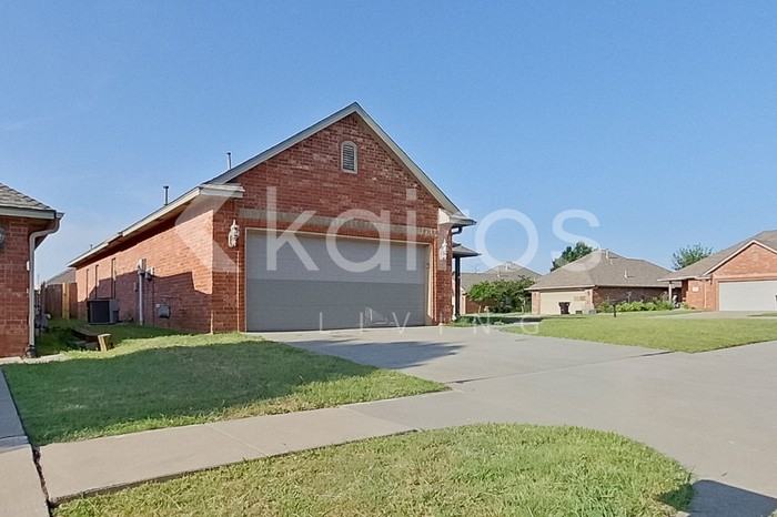 812 Sw 37th St - Photo 2 of 26