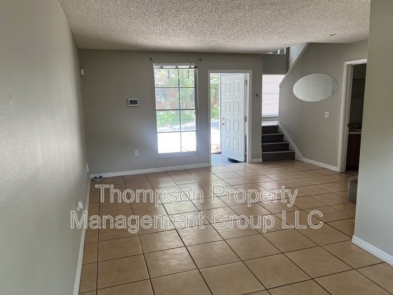 1736 E Mulberry Dr - Photo 2 of 9