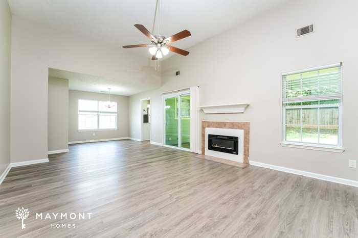 1901 Corners Cir - Photo 5 of 15