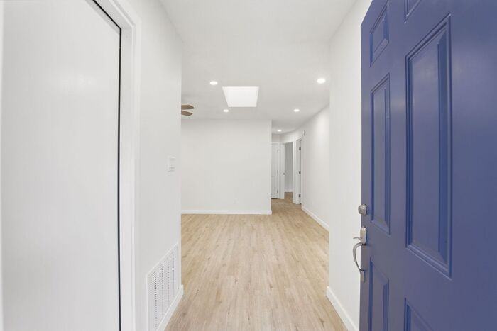 1080 Laurel Oaks Ct - Photo 2 of 28