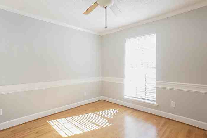 4011 Villa Ln - Photo 3 of 10