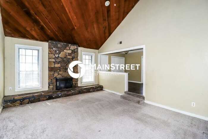 4311 Huntersglen E - Photo 2 of 14