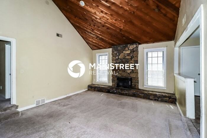 4311 Huntersglen E - Photo 3 of 14