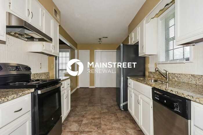 4311 Huntersglen E - Photo 6 of 14