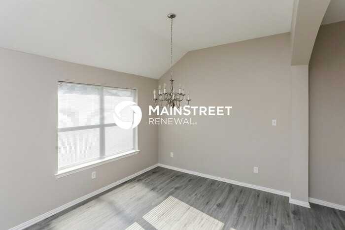 529 Covey Trl - Photo 4 of 13