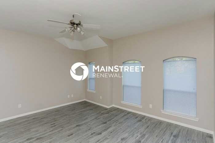 529 Covey Trl - Photo 7 of 13