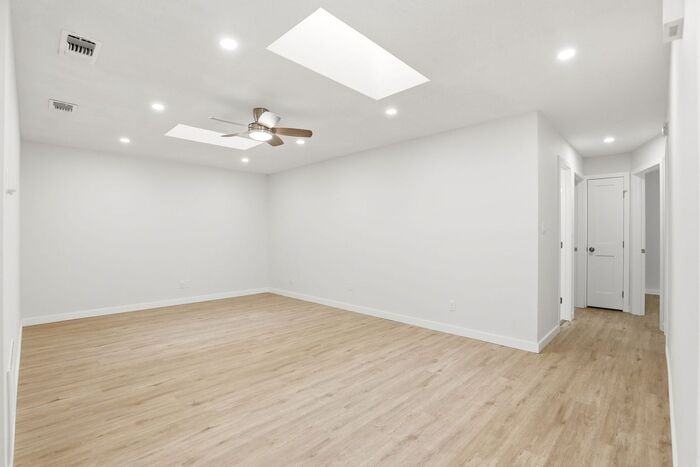 1091 Laurel Oaks Ct - Photo 4 of 28