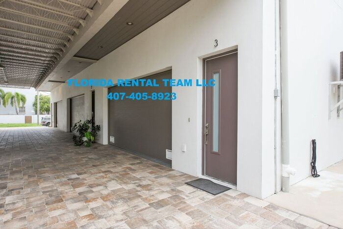 4910 W Mcelroy Ave #3 - Photo 3 of 44