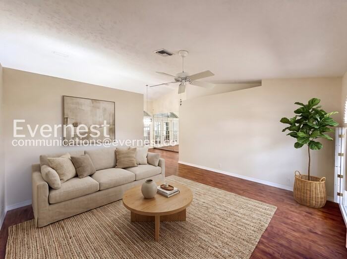 5609 Rosewall Cir - Photo 3 of 32
