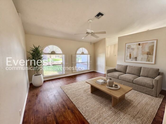 5609 Rosewall Cir - Photo 4 of 32