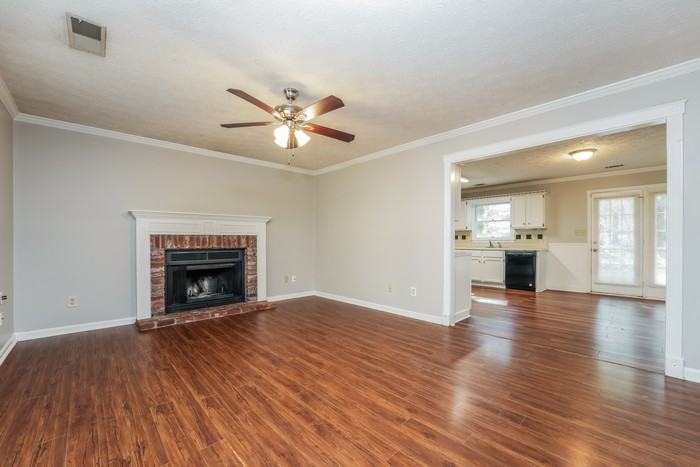 629 Tahoe Cir Se - Photo 4 of 17