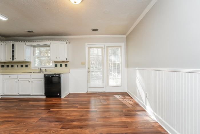 629 Tahoe Cir Se - Photo 6 of 17