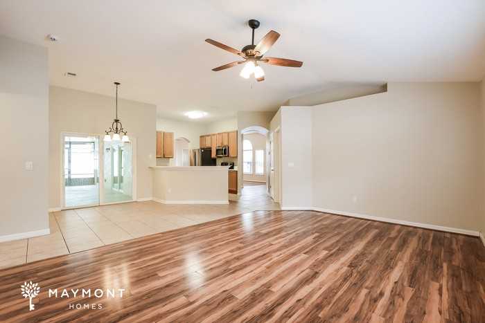 909 Lake Lindley Dr N - Photo 7 of 12