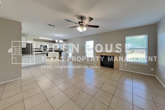 15610 Manorford Ct - Photo 4 of 20