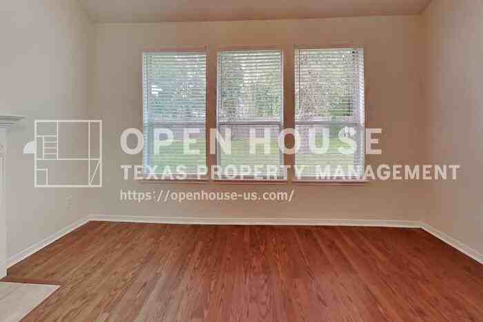 1418 Summer Rain Dr - Photo 4 of 20