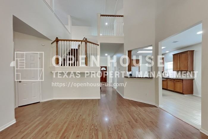 1418 Summer Rain Dr - Photo 5 of 20