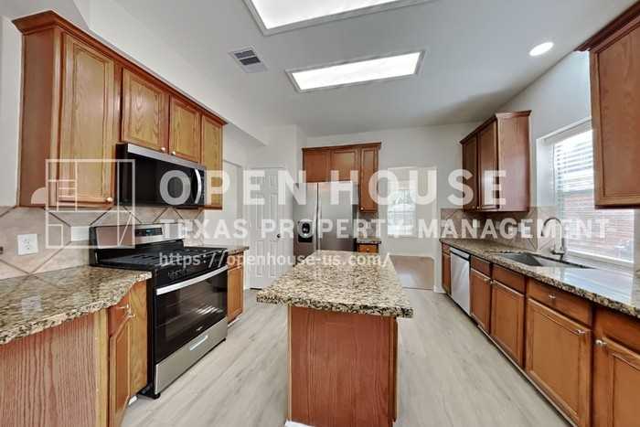 1418 Summer Rain Dr - Photo 6 of 20