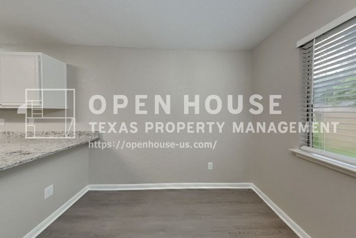 28811 Stapleford St - Photo 7 of 20