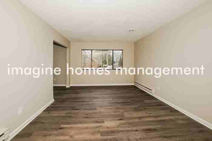 17648 Drake Rd - Photo 5 of 16