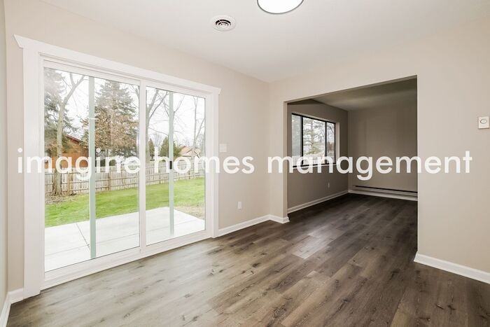 17648 Drake Rd - Photo 6 of 16