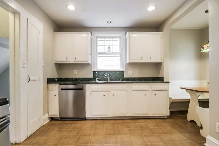 3574 Avalon Rd - Photo 7 of 15