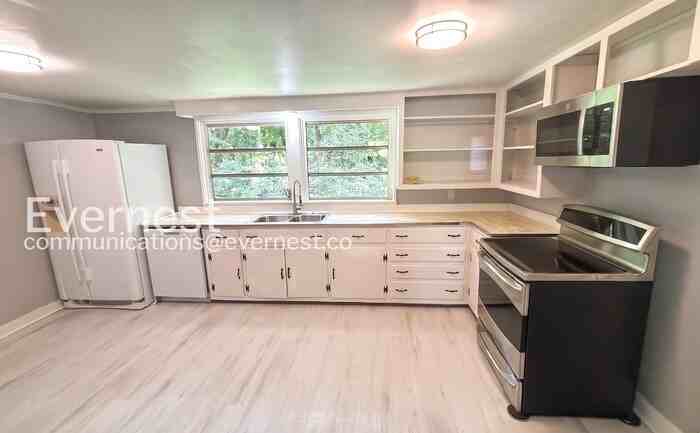 117 Westbrook Ave - Photo 4 of 21