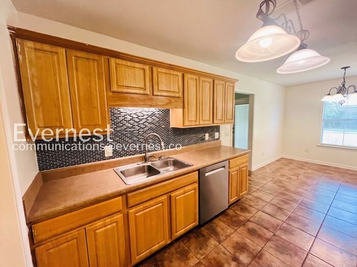 223 Crosscreek Dr - Photo 5 of 21