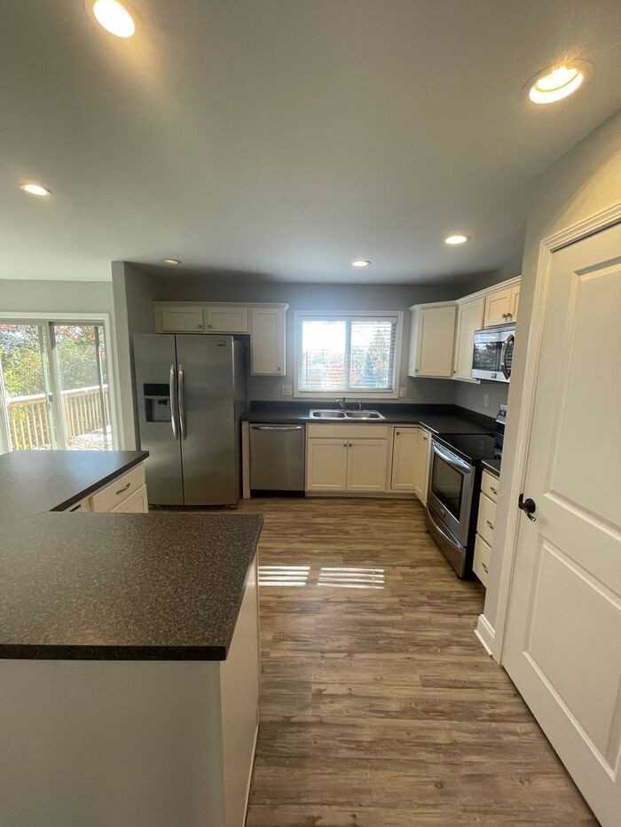 11104 Concord Woods Dr - Photo 4 of 34