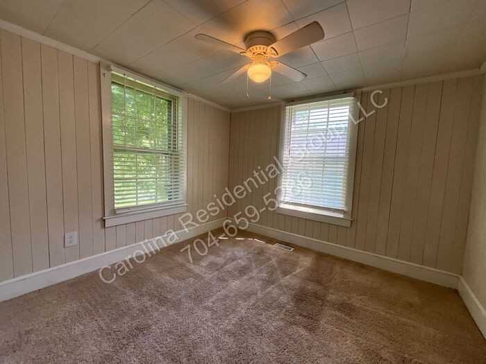 403 Green St #B - Photo 7 of 14