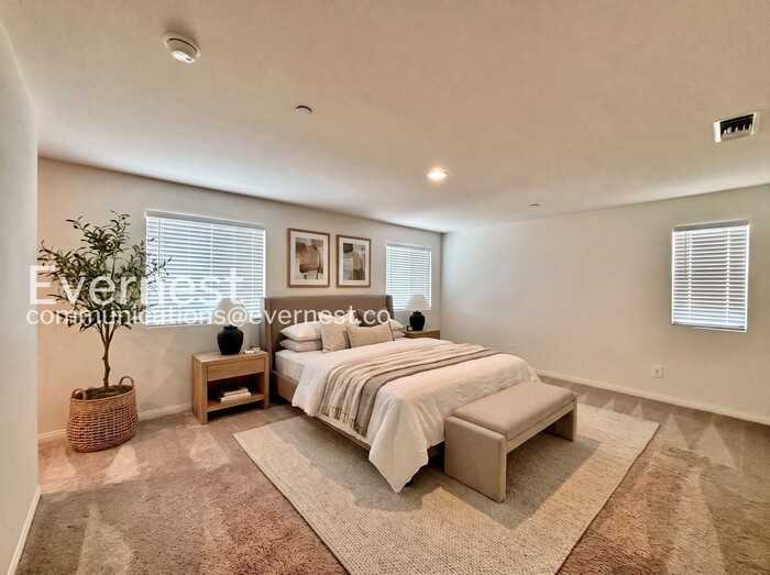 28330 Blackjack Dr - Photo 4 of 32